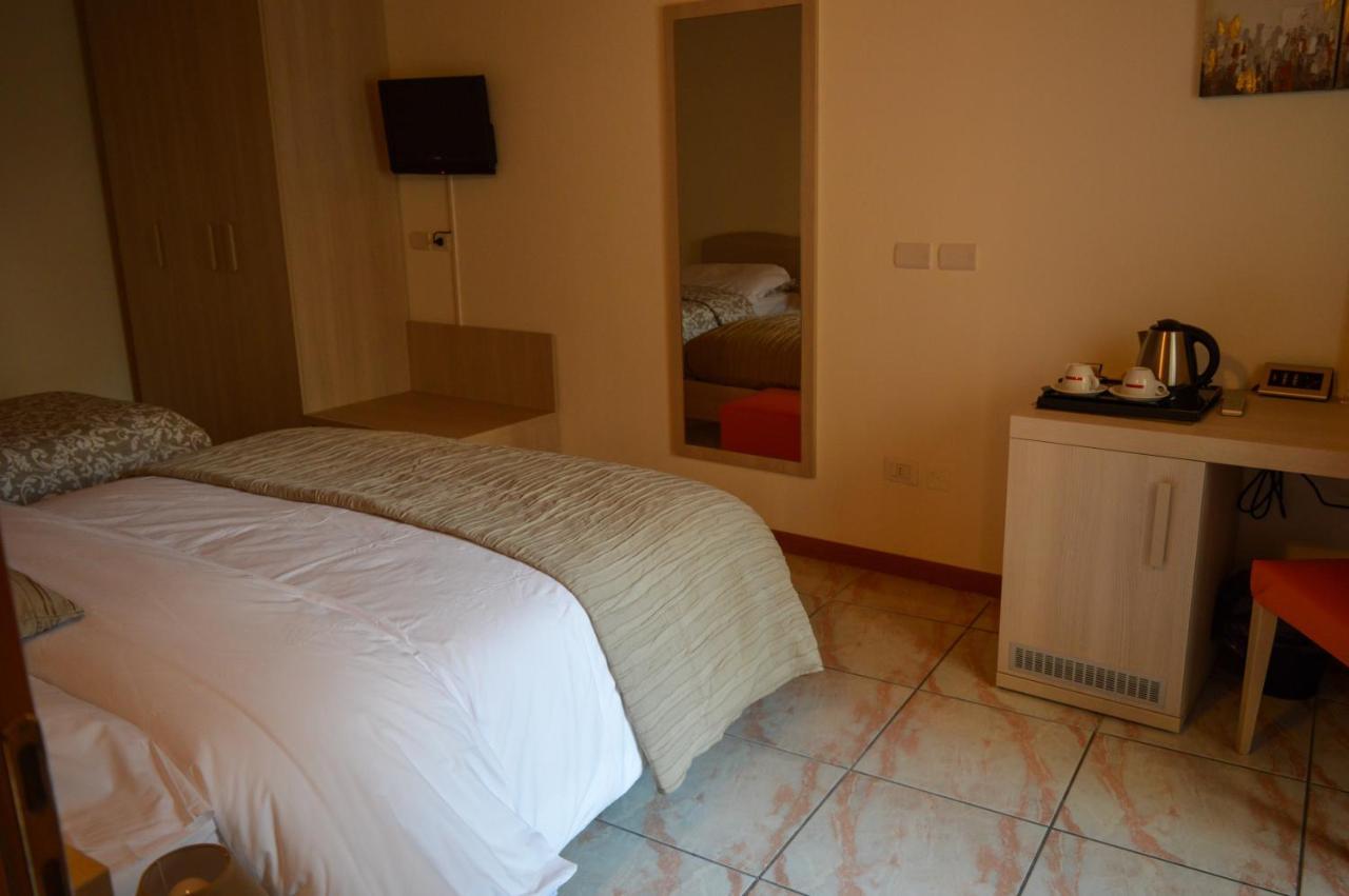 La Contrada Bed and Breakfast Sarnico Exteriör bild