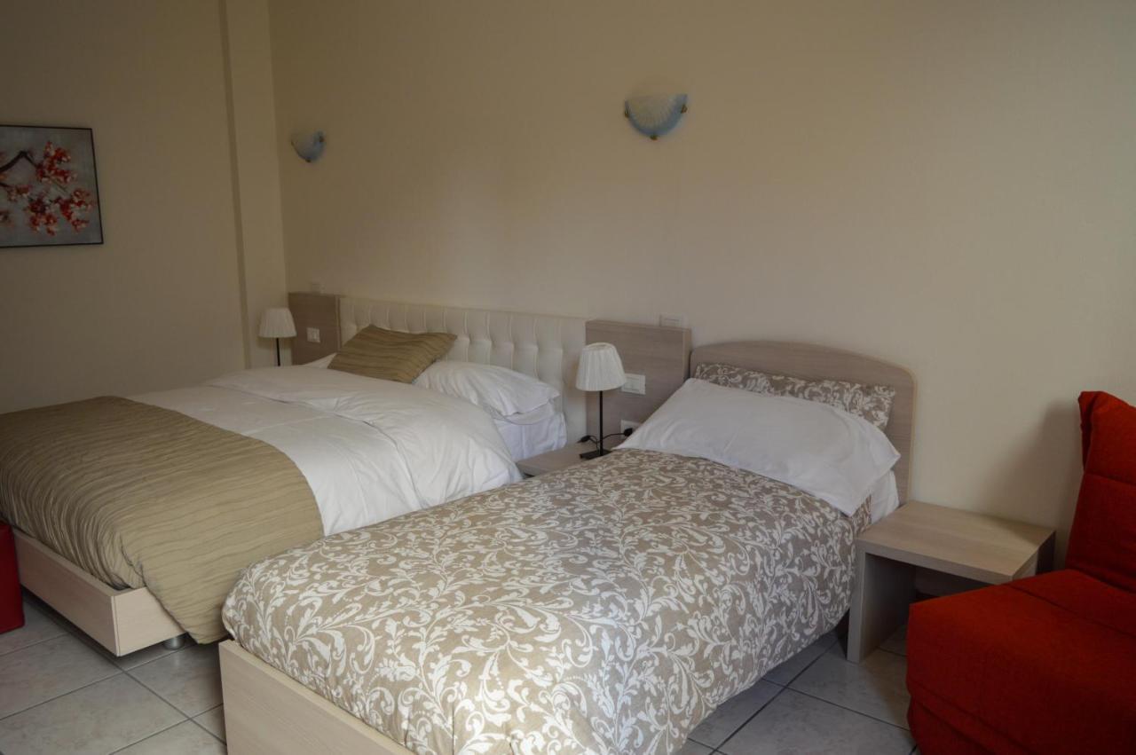 La Contrada Bed and Breakfast Sarnico Exteriör bild