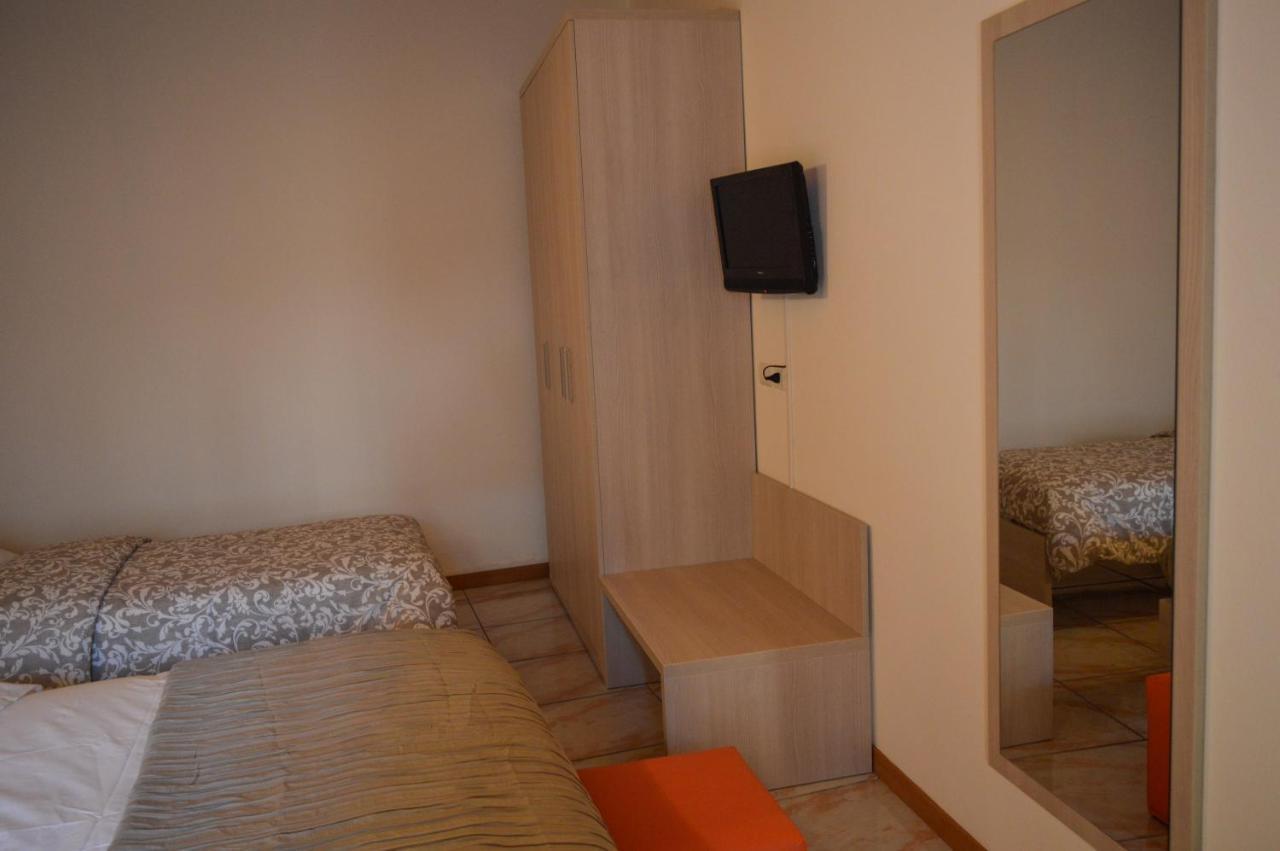 La Contrada Bed and Breakfast Sarnico Exteriör bild