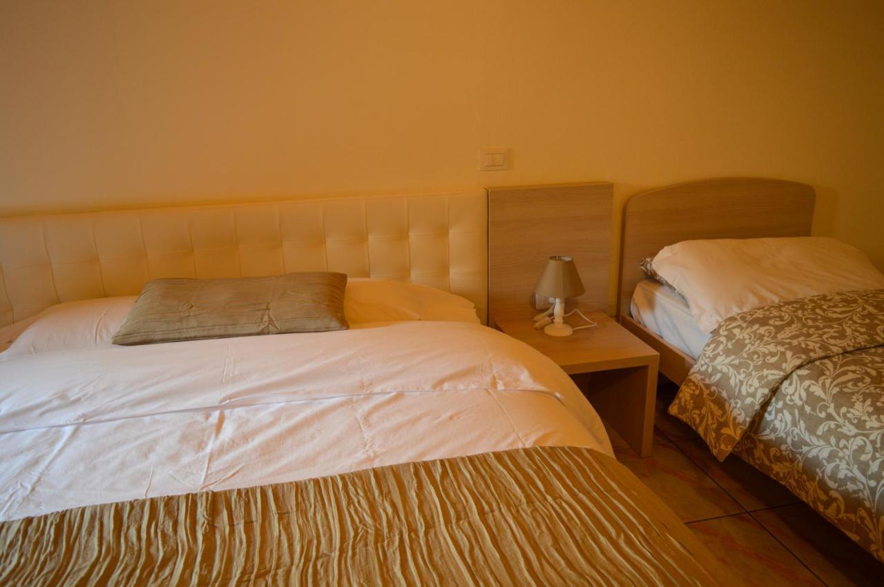La Contrada Bed and Breakfast Sarnico Exteriör bild