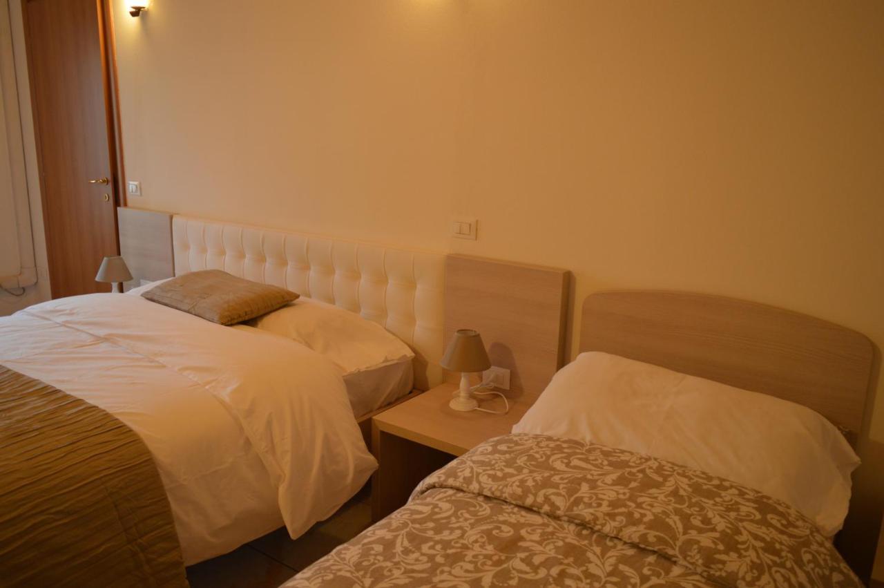 La Contrada Bed and Breakfast Sarnico Exteriör bild