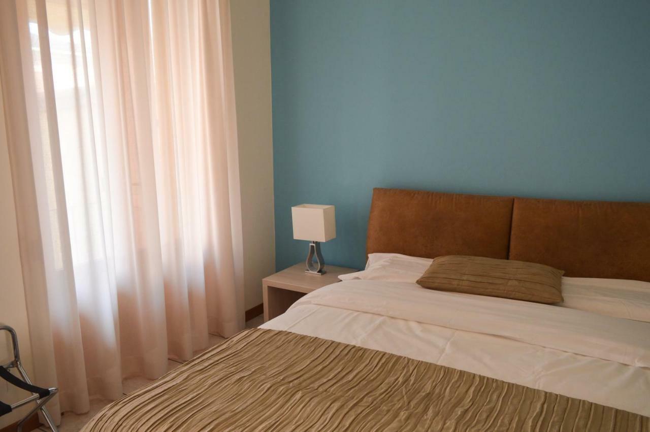 La Contrada Bed and Breakfast Sarnico Exteriör bild