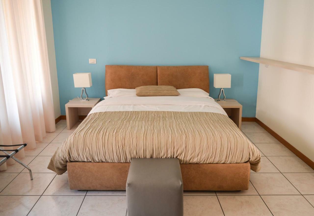 La Contrada Bed and Breakfast Sarnico Exteriör bild